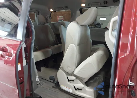 2017 Toyota Sienna Le 8 Passenger из США, поврежденный, VIN 5TDKZ3DC9HS884601